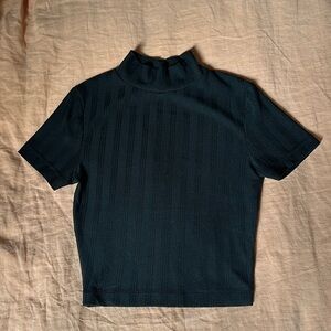 Urban outfitters turtle neck crop top S-P